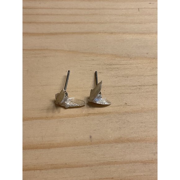 Delicate Silver Post Back Pierce Mother of Pearl Bird Wing Stud Earrings - Picture 1 of 4